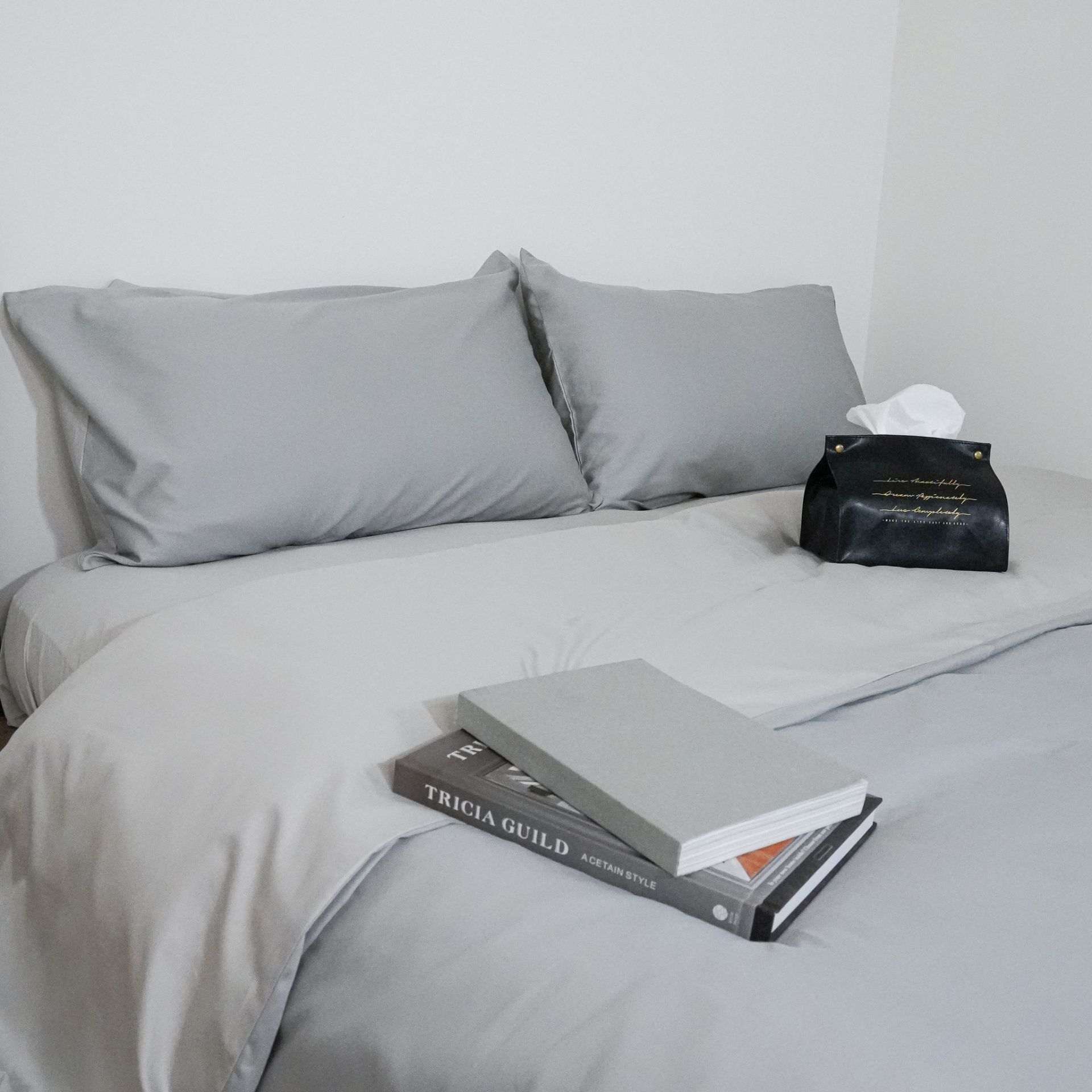 晨灰暮語床包四件組